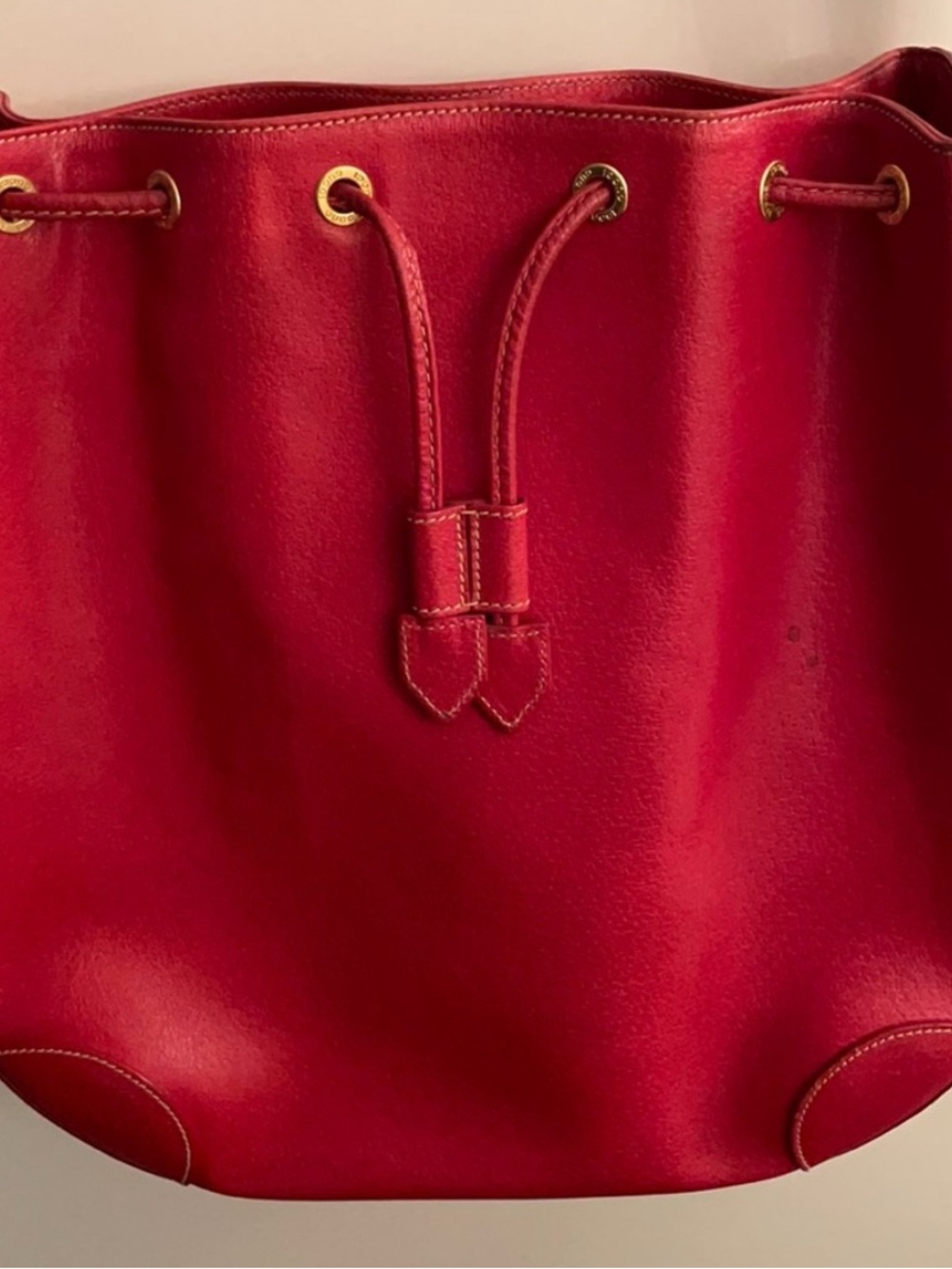 Vintage Gucci in BEAUTIFUL condition Red Leather Drawstring